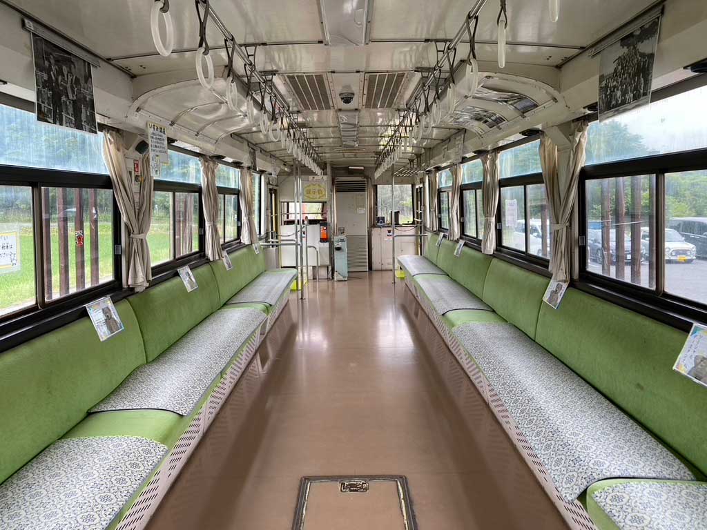 Railroad car exhibit "Isumi Type 202